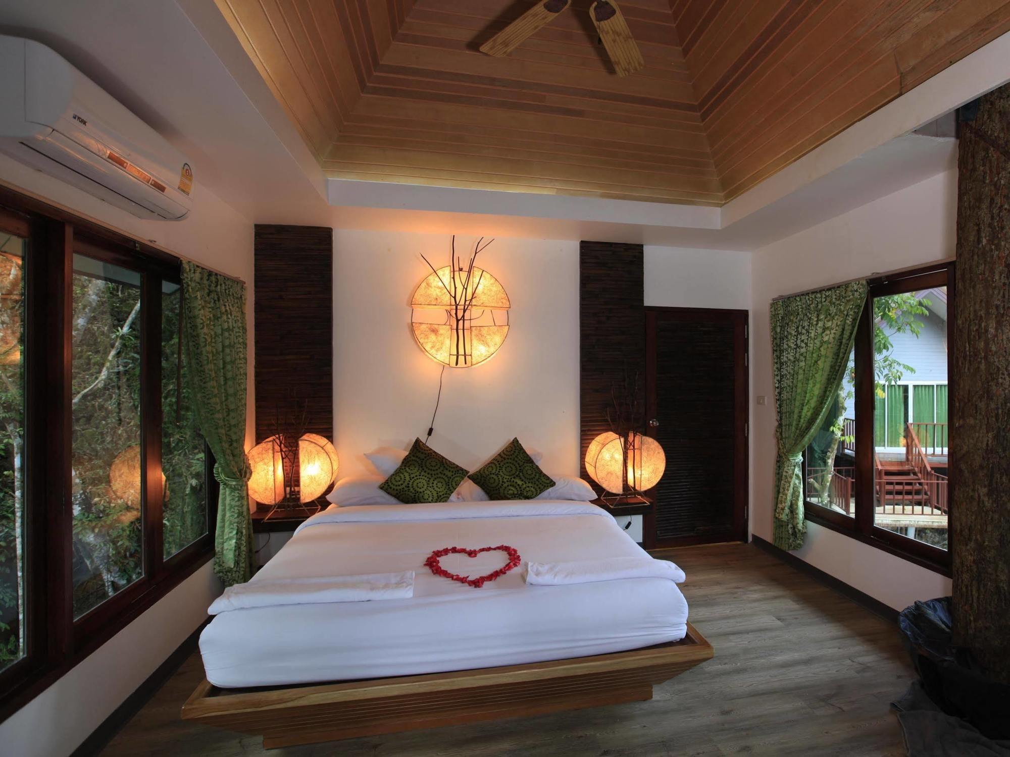 Rock And Tree House Resort Khao Sok National Park Exterior foto
